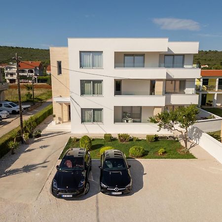 Rooms & Apartments Niko Sukošan Kültér fotó