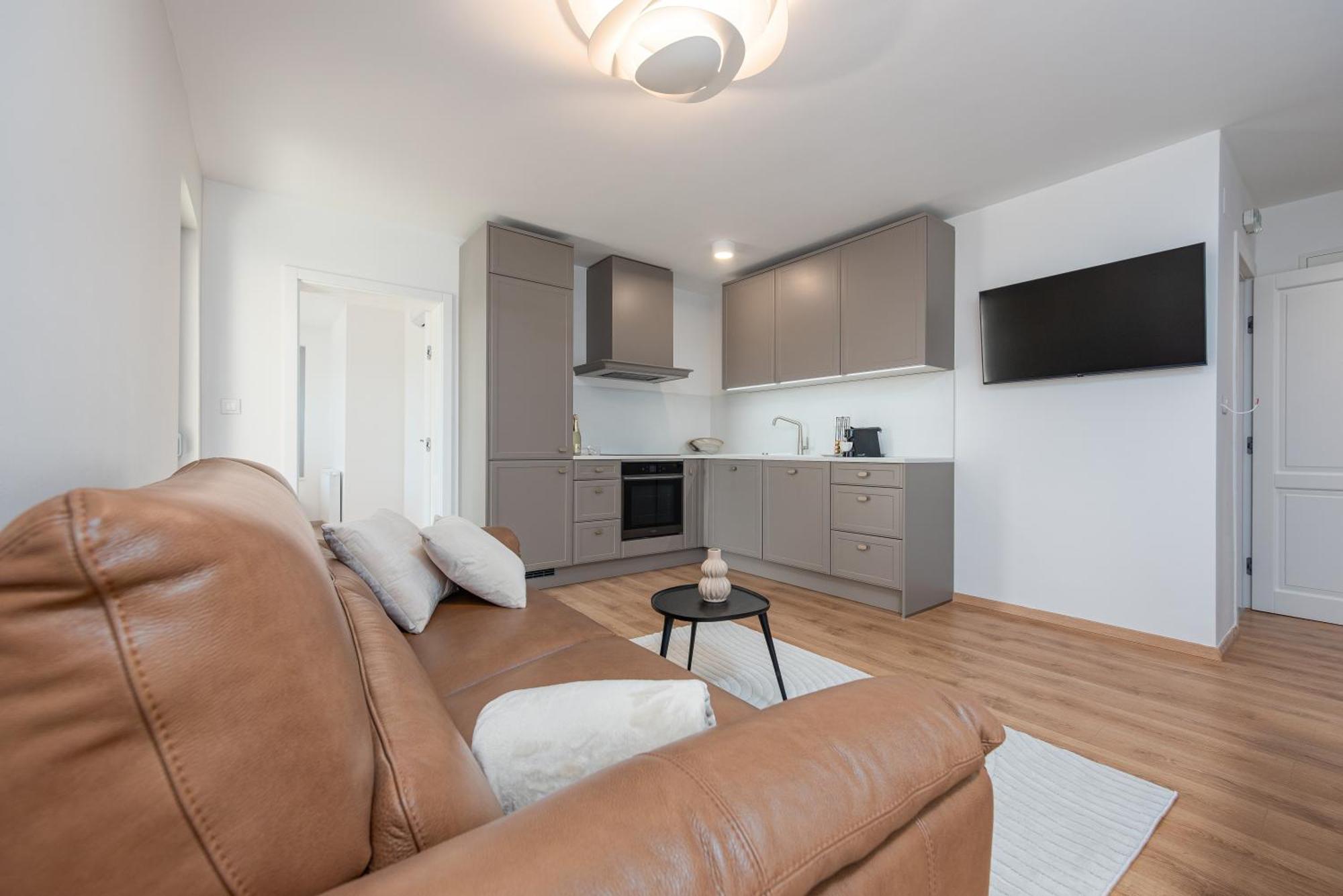 Rooms & Apartments Niko Sukošan Kültér fotó